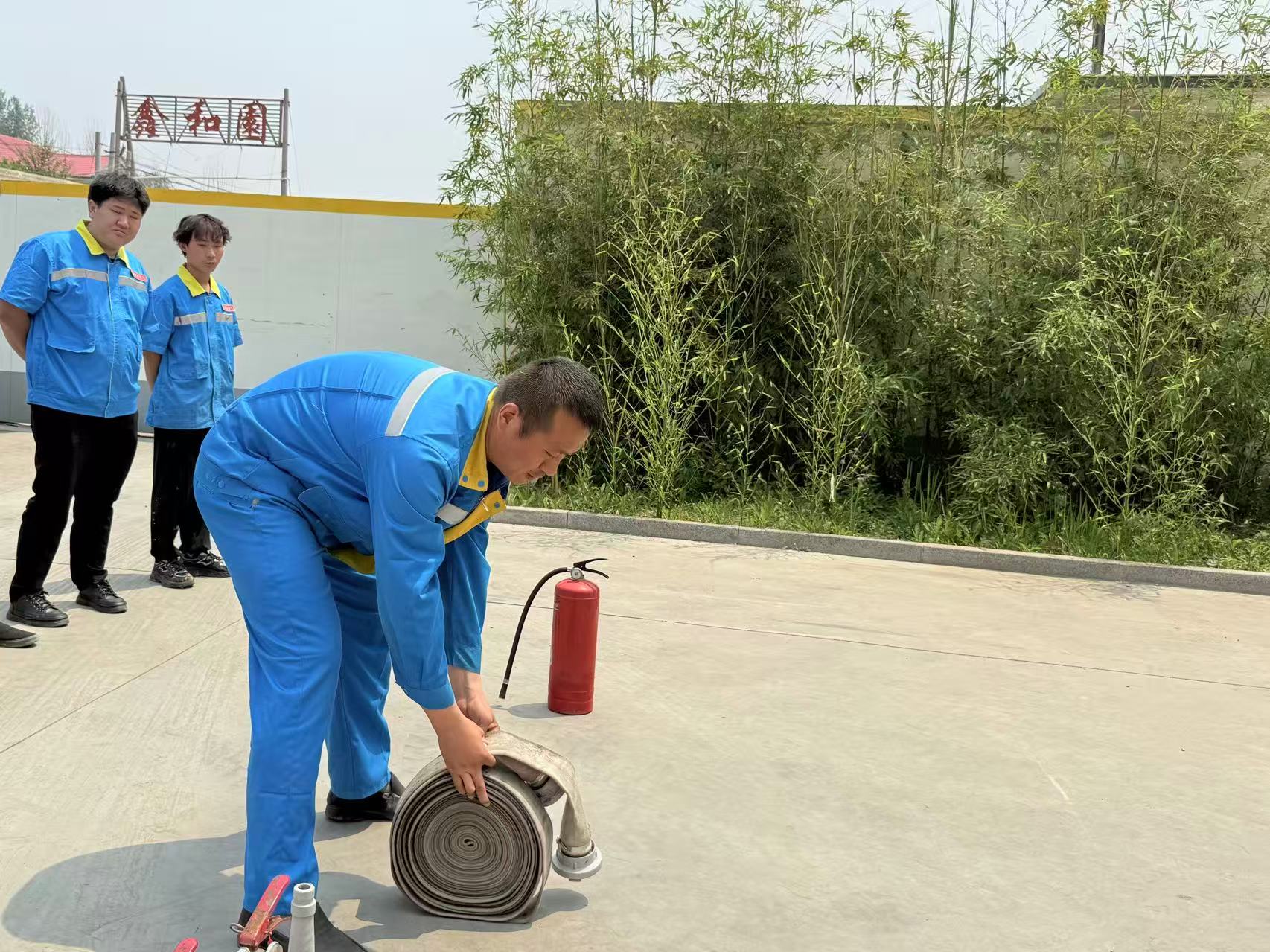 1748334515306093.jpg 4a8293e5bfaef1eb57aac26f7c70e8d.jpg